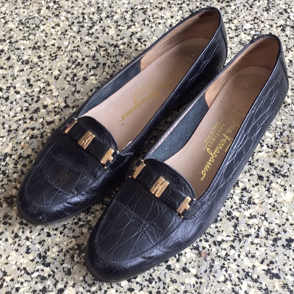 Ferragamo black crocodile print buckle loafers